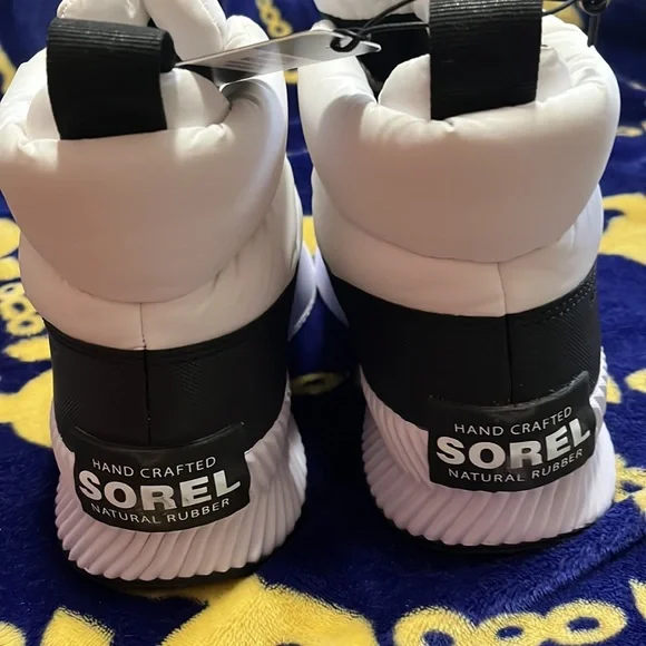 Sorel boots 🥾 - Picture 4 of 5